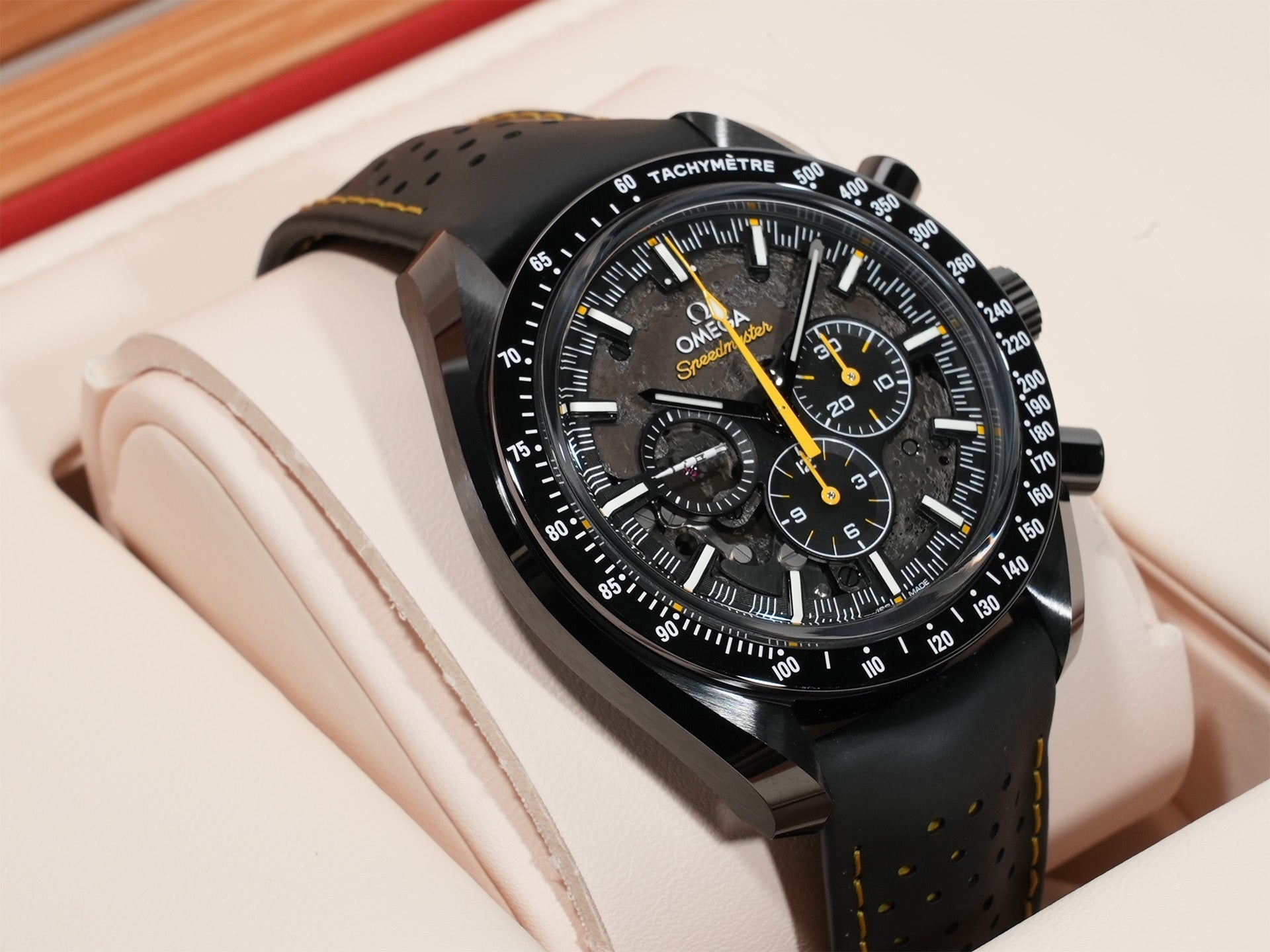 omega Speedmaster Dark Side of the Moon Reference 310.92.44.50.01.001