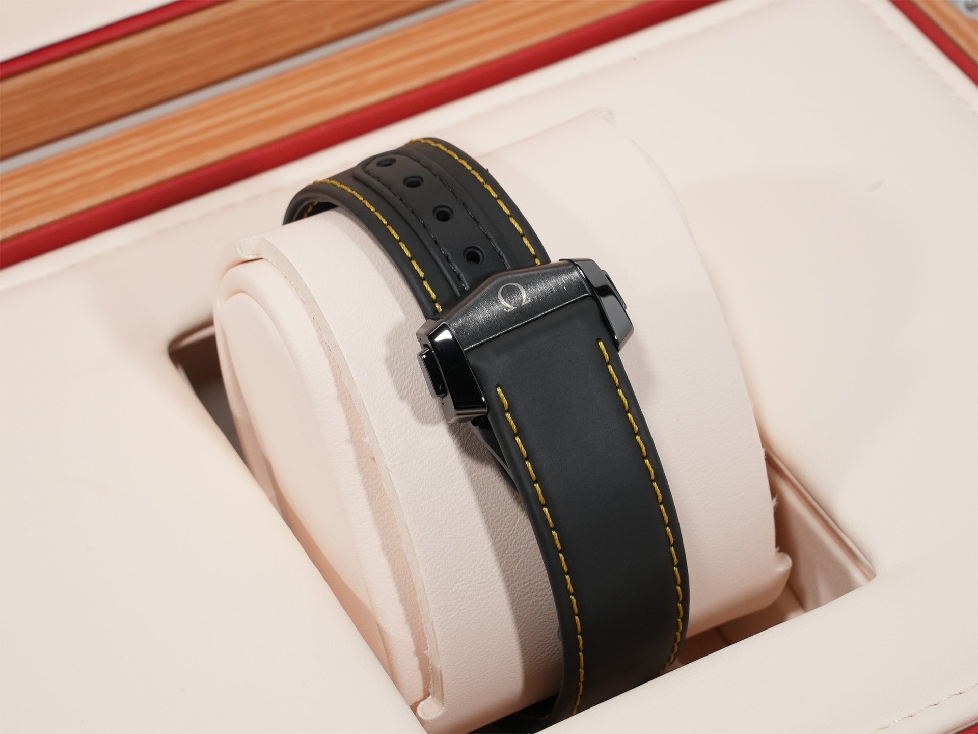 omega Speedmaster Dark Side of the Moon Reference 310.92.44.50.01.001