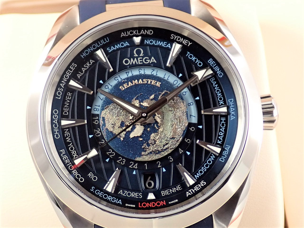 omega Seamaster Aqua Terra 150M Co-Axial Master Chronometer GMT World Timer 43MM Reference 220.12.43.22.03.001