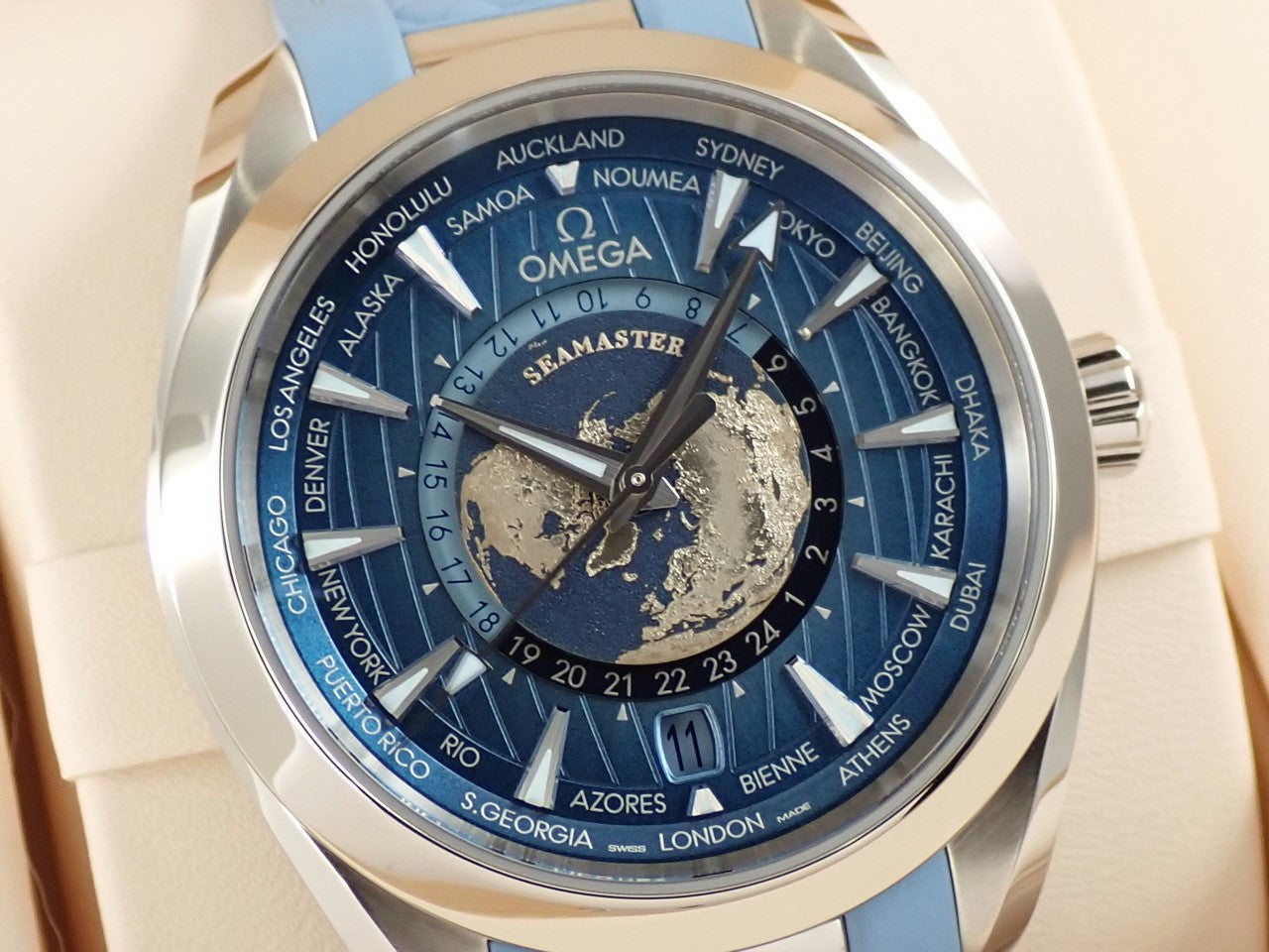 omega Seamaster Aqua Terra GMT Worldtimer Reference 220.12.43.22.03.002