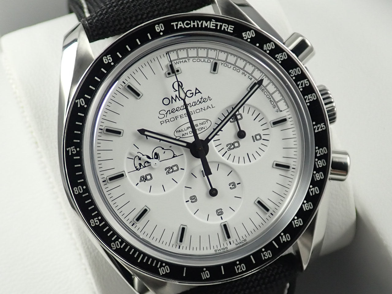 omega Speedmaster Professional Silver Snoopy Award Apollo 13 45th Anniversary Reference 311.32.42.30.04.003