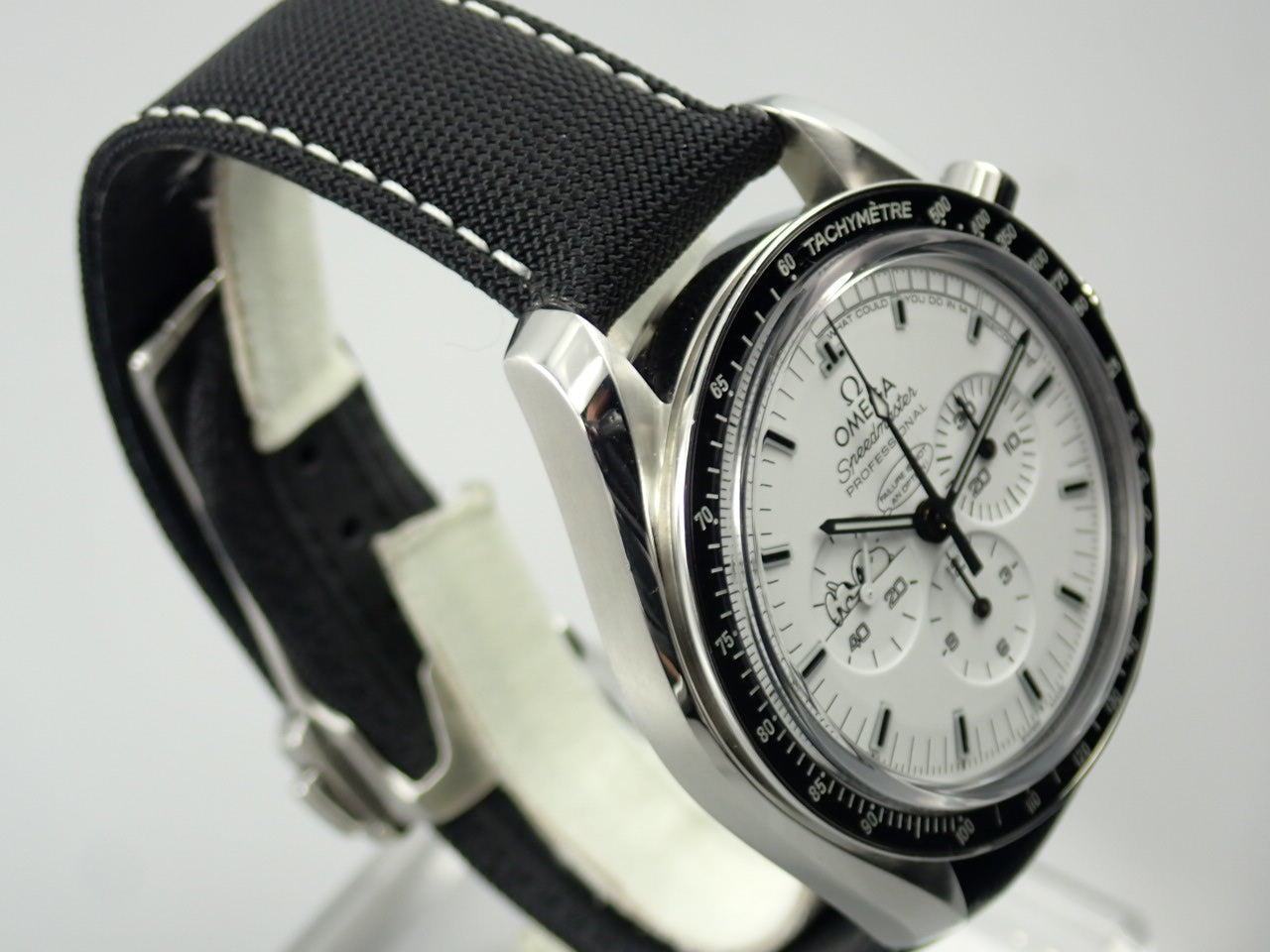 omega Speedmaster Professional Silver Snoopy Award Apollo 13 45th Anniversary Reference 311.32.42.30.04.003