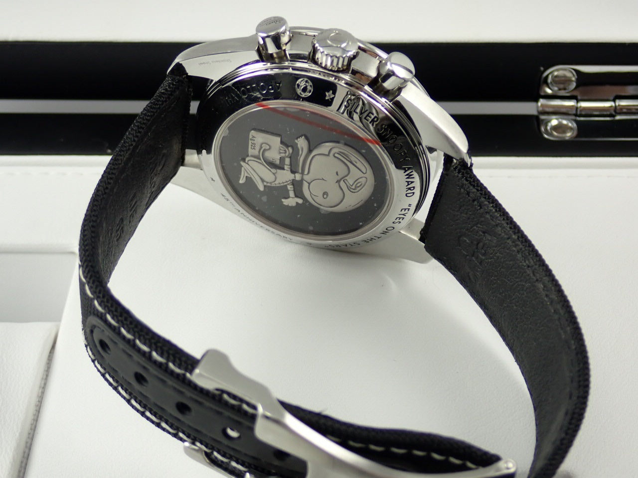 omega Speedmaster Professional Silver Snoopy Award Apollo 13 45th Anniversary Reference 311.32.42.30.04.003
