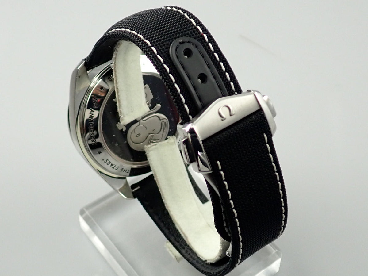 omega Speedmaster Professional Silver Snoopy Award Apollo 13 45th Anniversary Reference 311.32.42.30.04.003