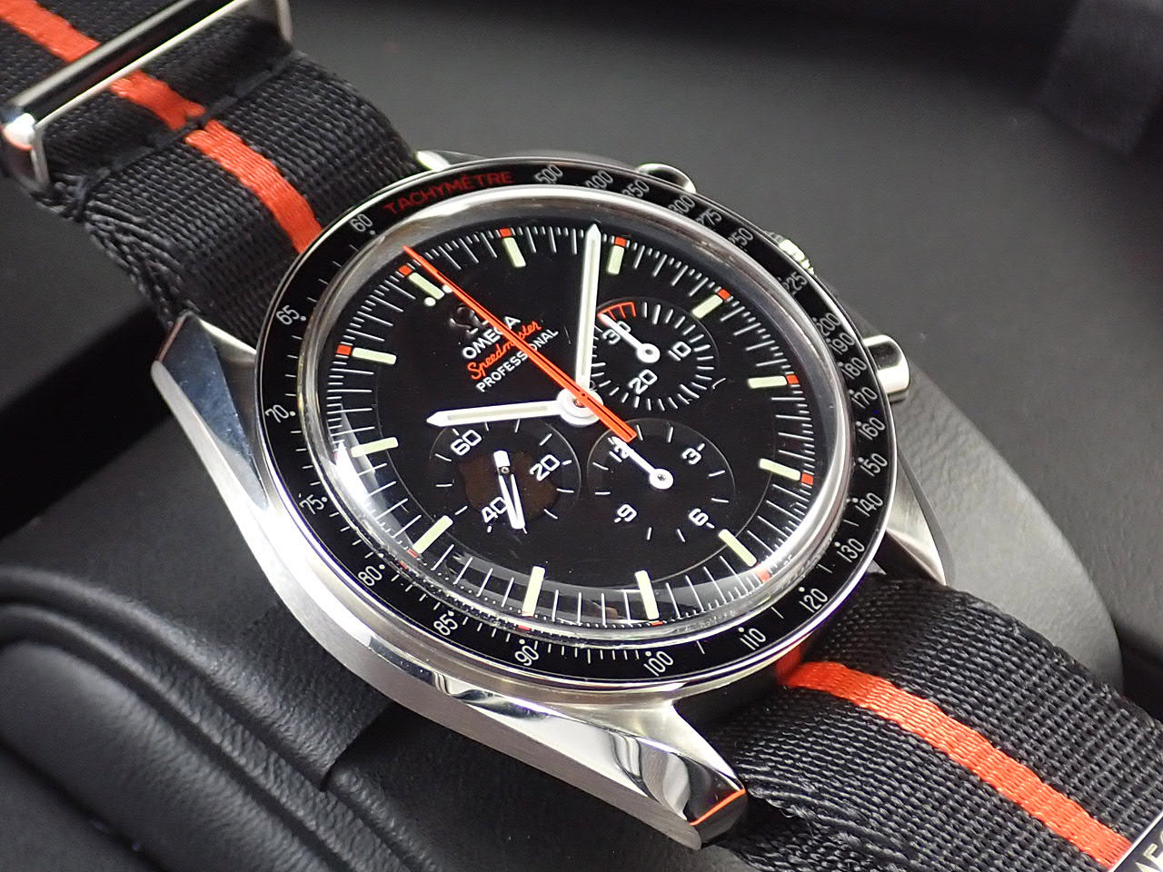 omega Speedmaster Speedy Tuesday Ultraman Reference 311.12.42.30.01.001