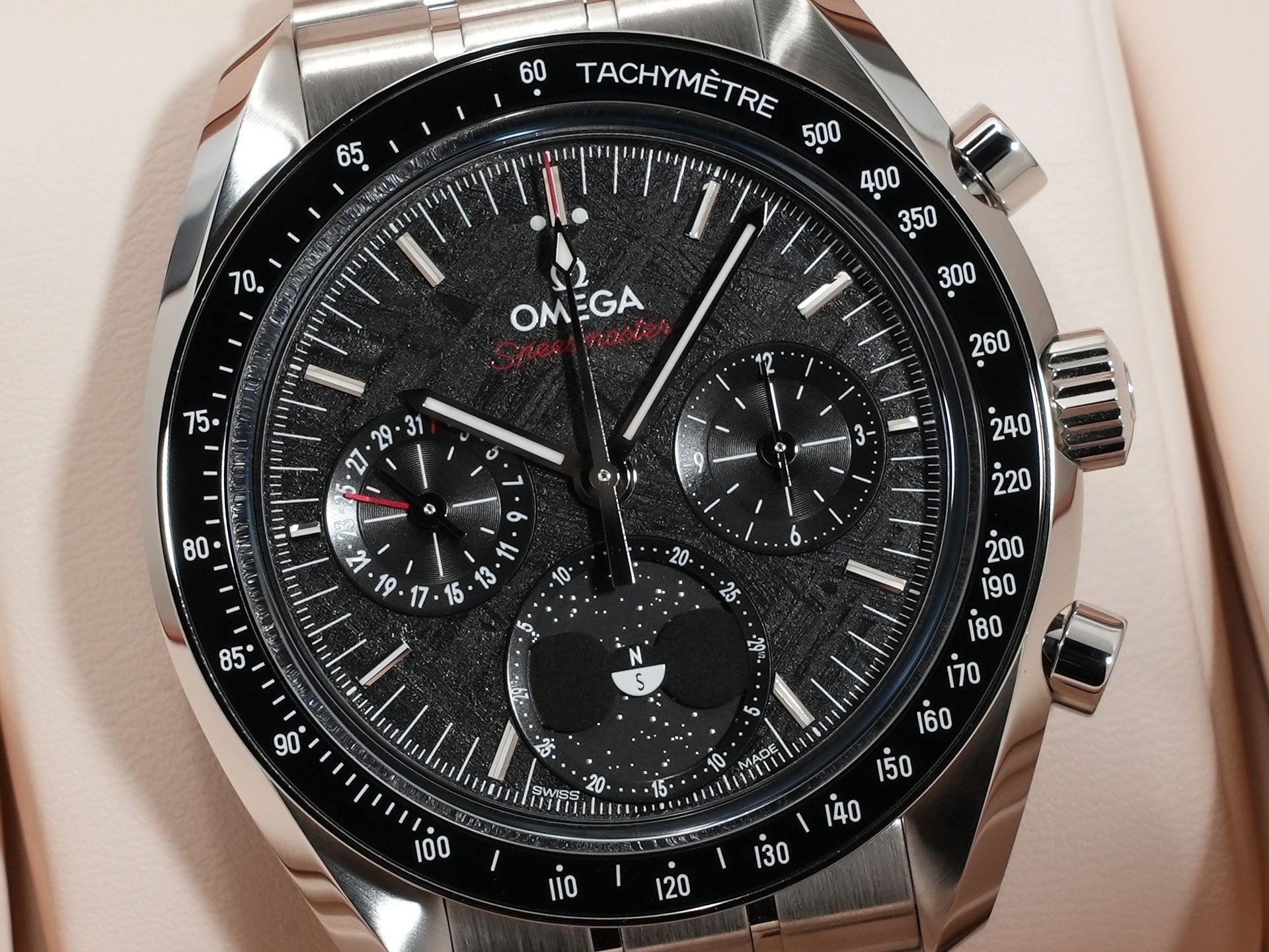 omega Speedmaster Moonphase Meteorite Reference 304.30.43.52.01.001