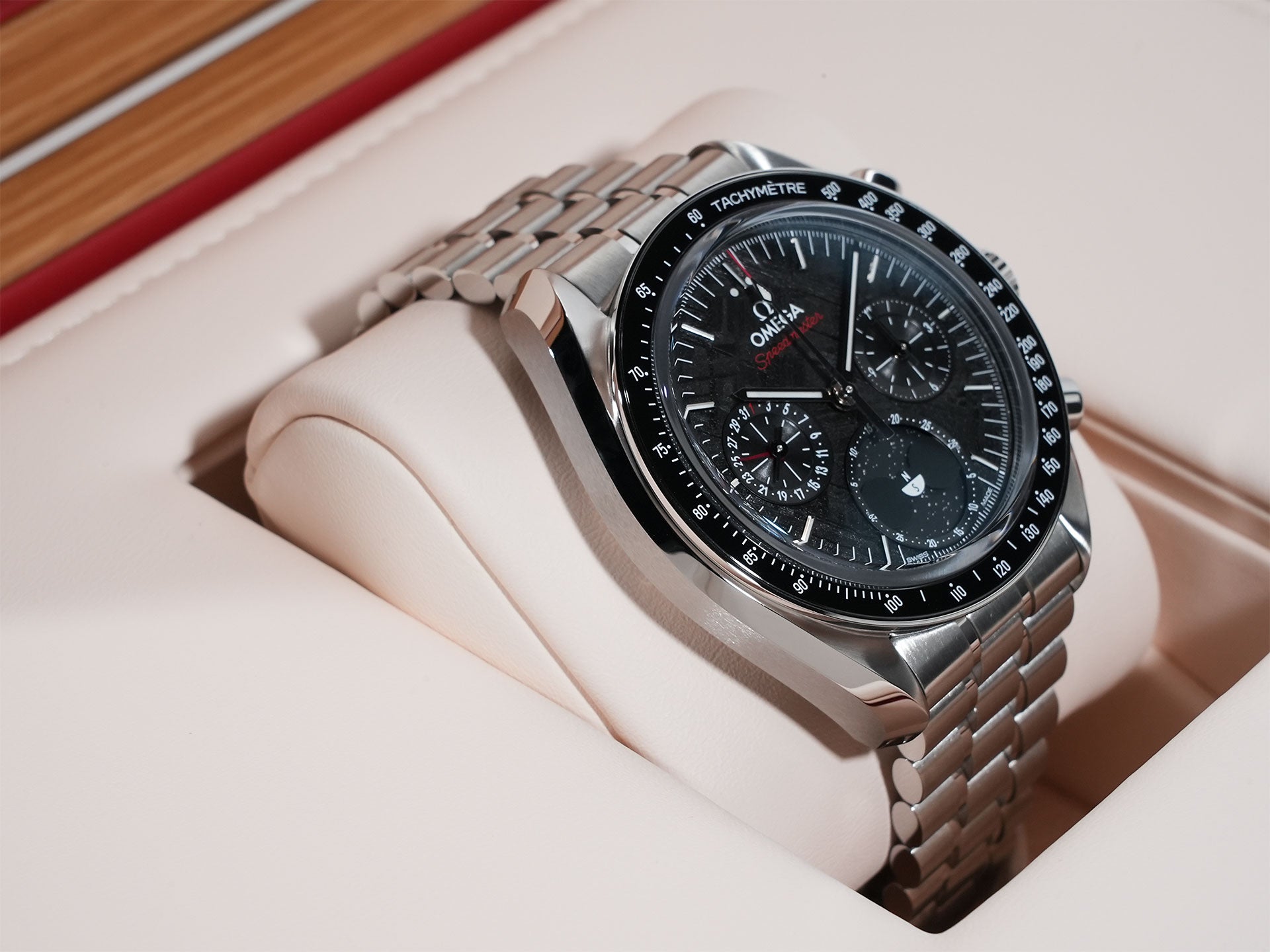 omega Speedmaster Moonphase Meteorite Reference 304.30.43.52.01.001