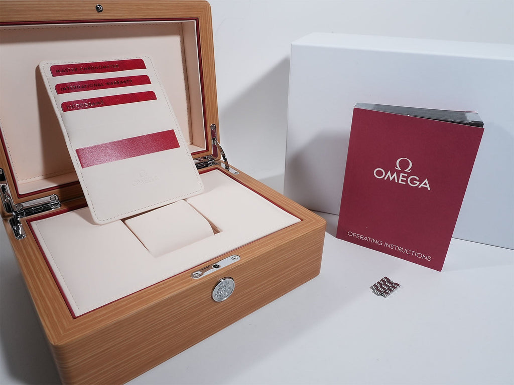 omega Speedmaster Moonphase Meteorite Reference 304.30.43.52.01.001