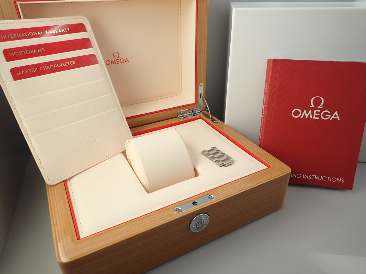 omega Seamaster Planet Ocean Reference 215.30.40.20.01.001
