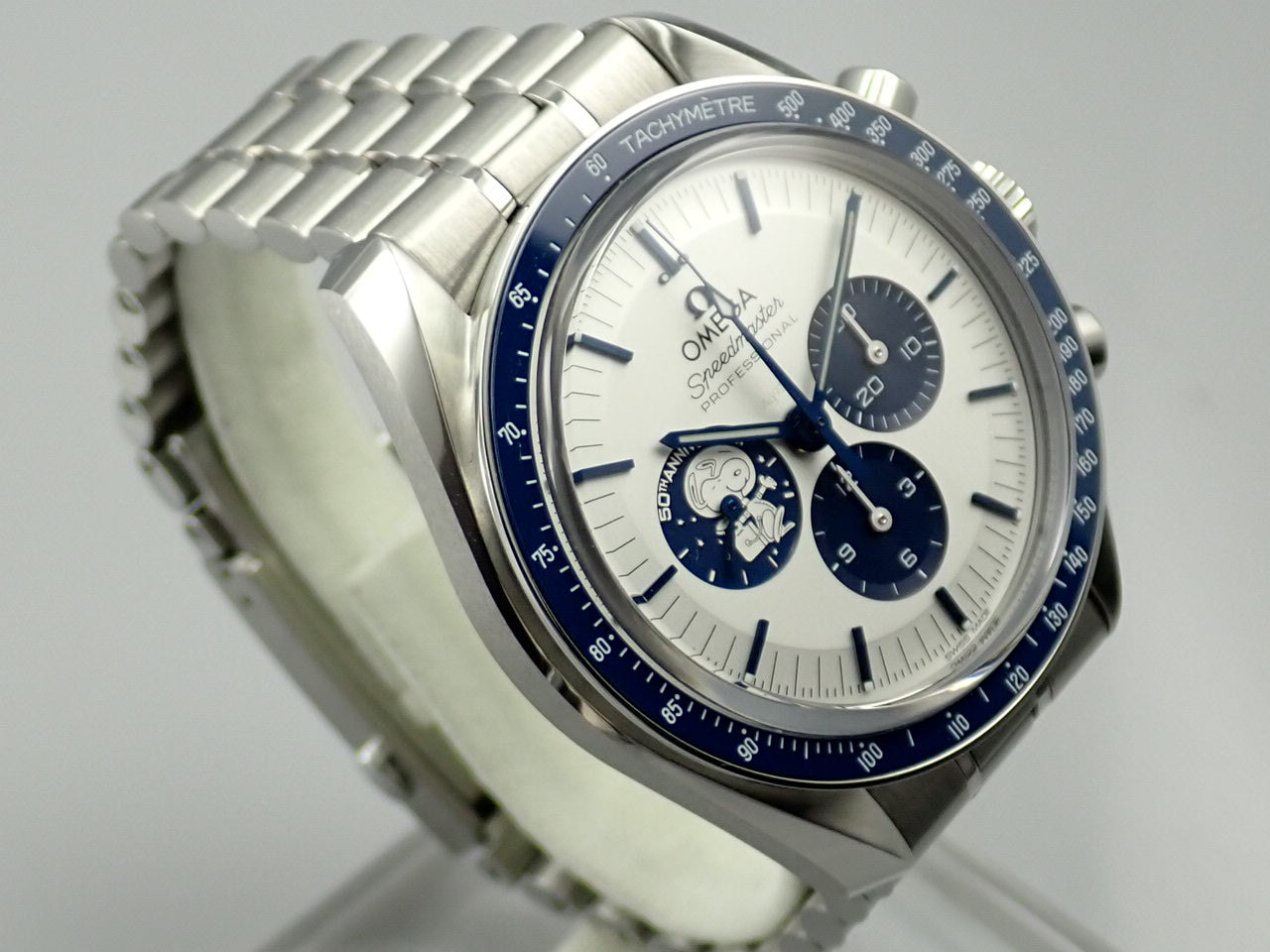 omega Speedmaster Silver Snoopy Award Apollo 13 50th Anniversary Reference 310.32.42.50.02.001