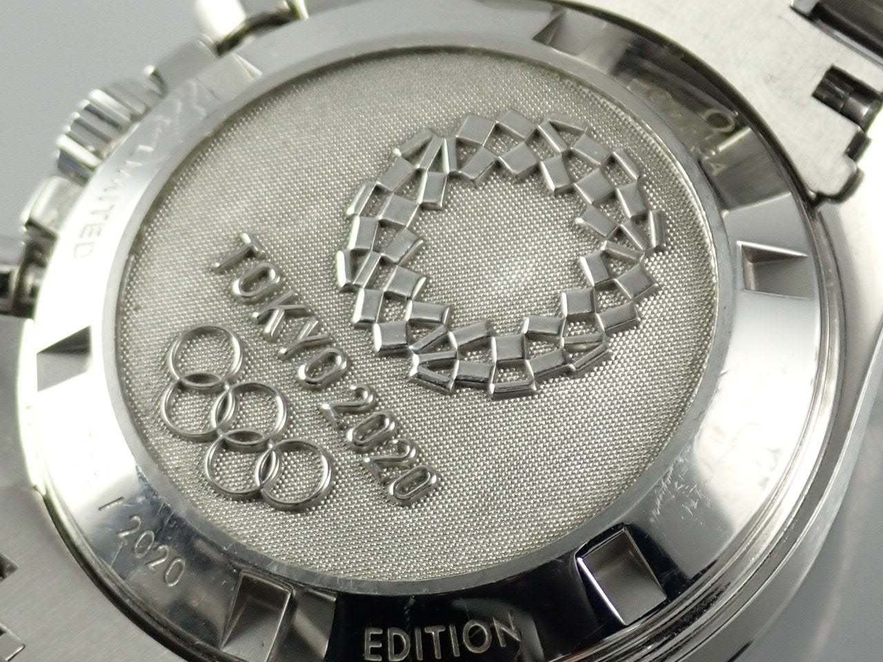 omega Speedmaster Tokyo 2020 Reference 522.30.42.30.04.001