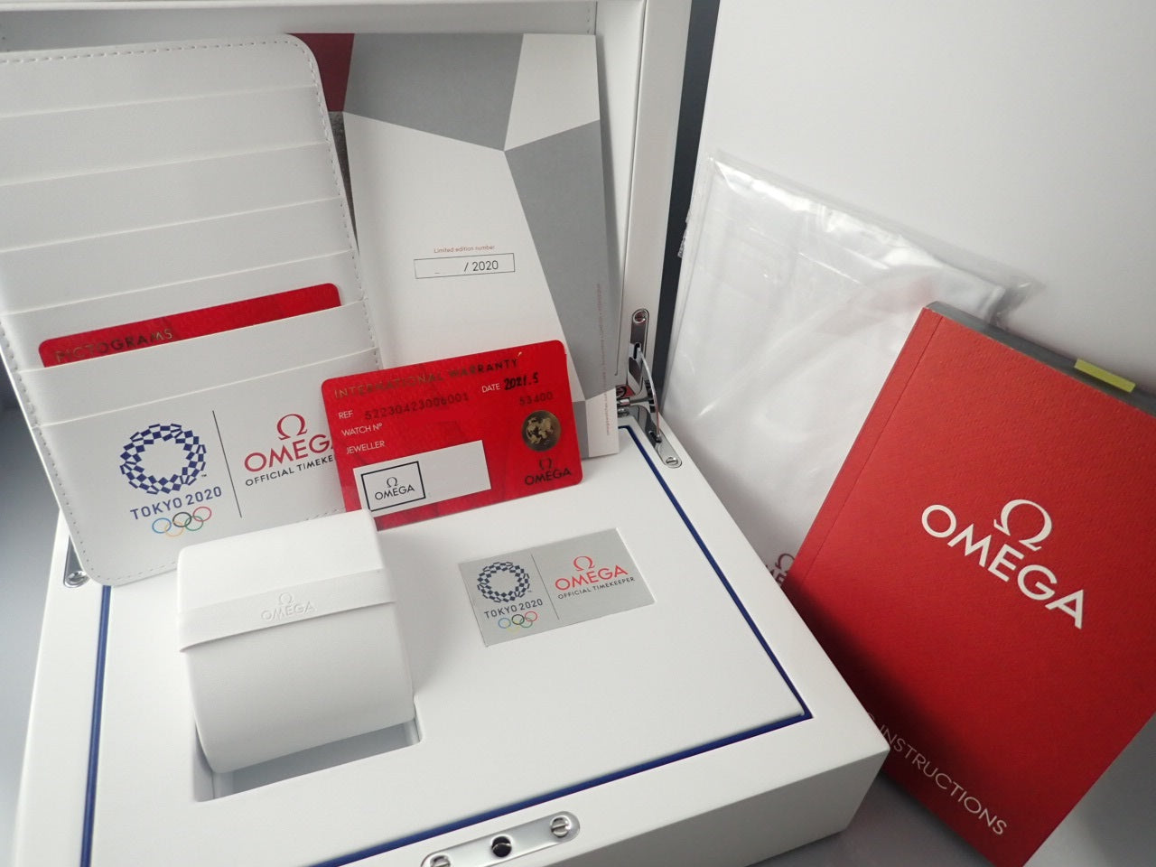 omega Speedmaster Chronograph 42mm Reference 522.30.42.30.06.001