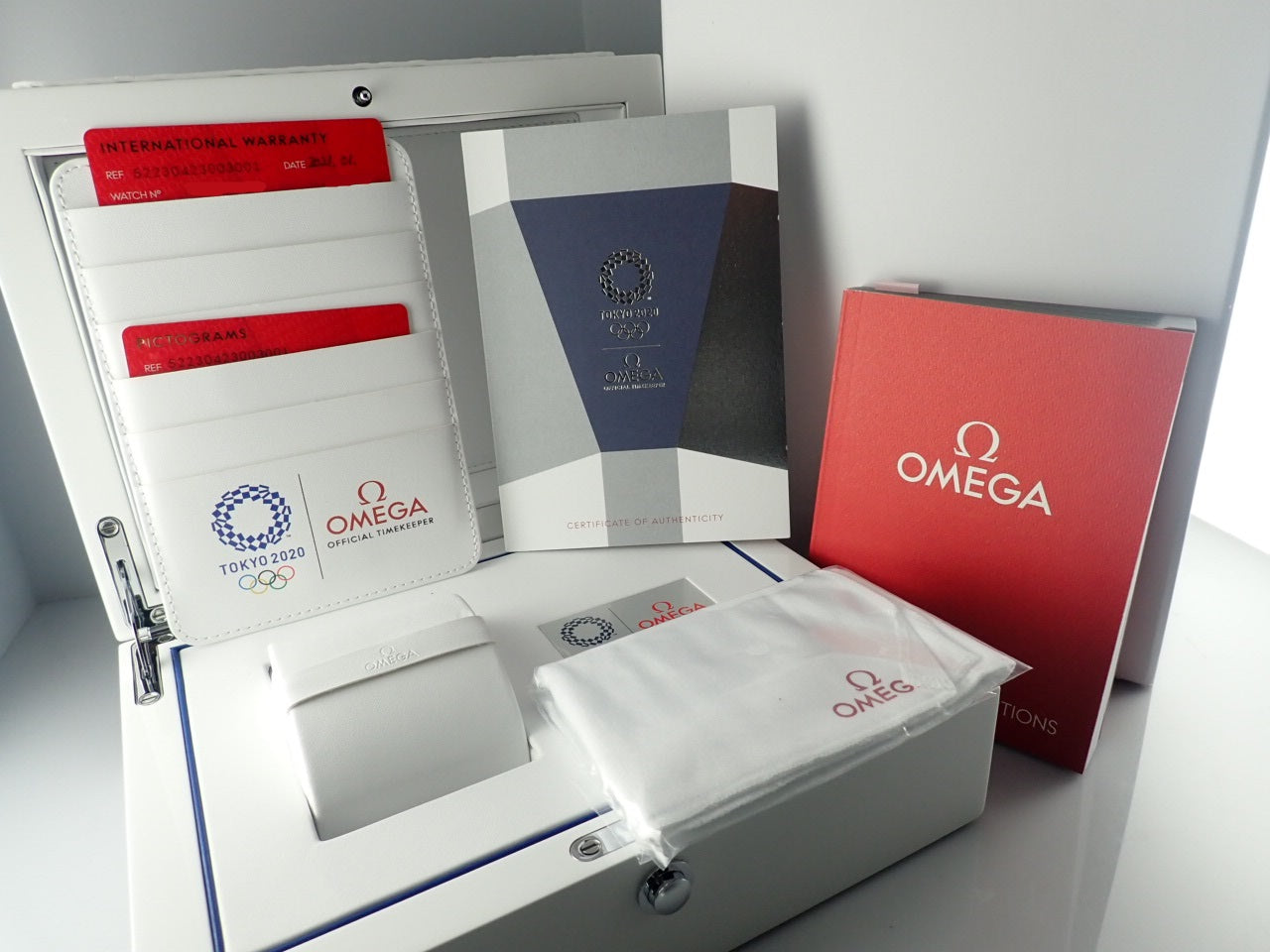 omega Speedmaster Chronograph Reference 522.30.42.30.03.001