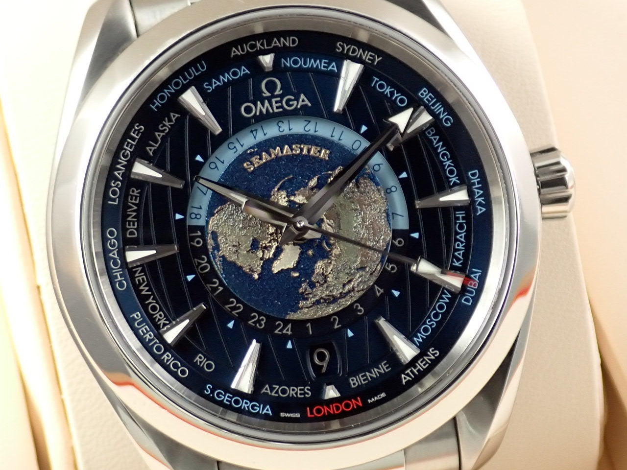 omega Seamaster Aqua Terra 150M Co-Axial Master Chronometer GMT World Timer 43MM Reference 220.10.43.22.03.001