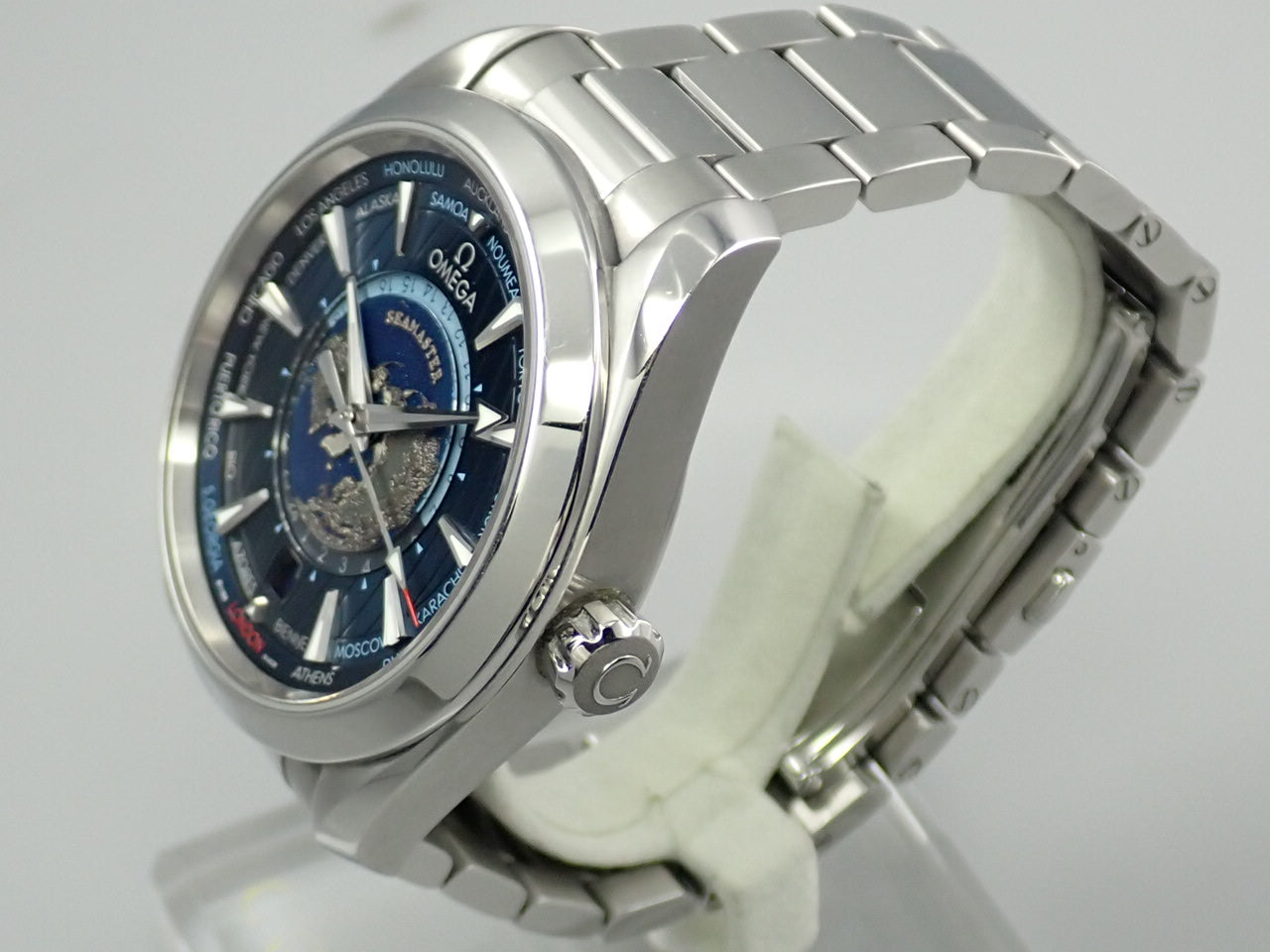 omega Seamaster Aqua Terra 150M Co-Axial Master Chronometer GMT World Timer 43MM Reference 220.10.43.22.03.001