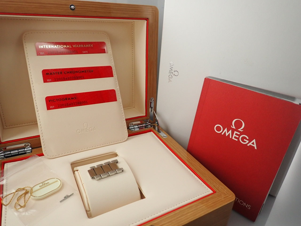 omega Seamaster Aqua Terra 150M Co-Axial Master Chronometer GMT World Timer 43MM Reference 220.10.43.22.03.001